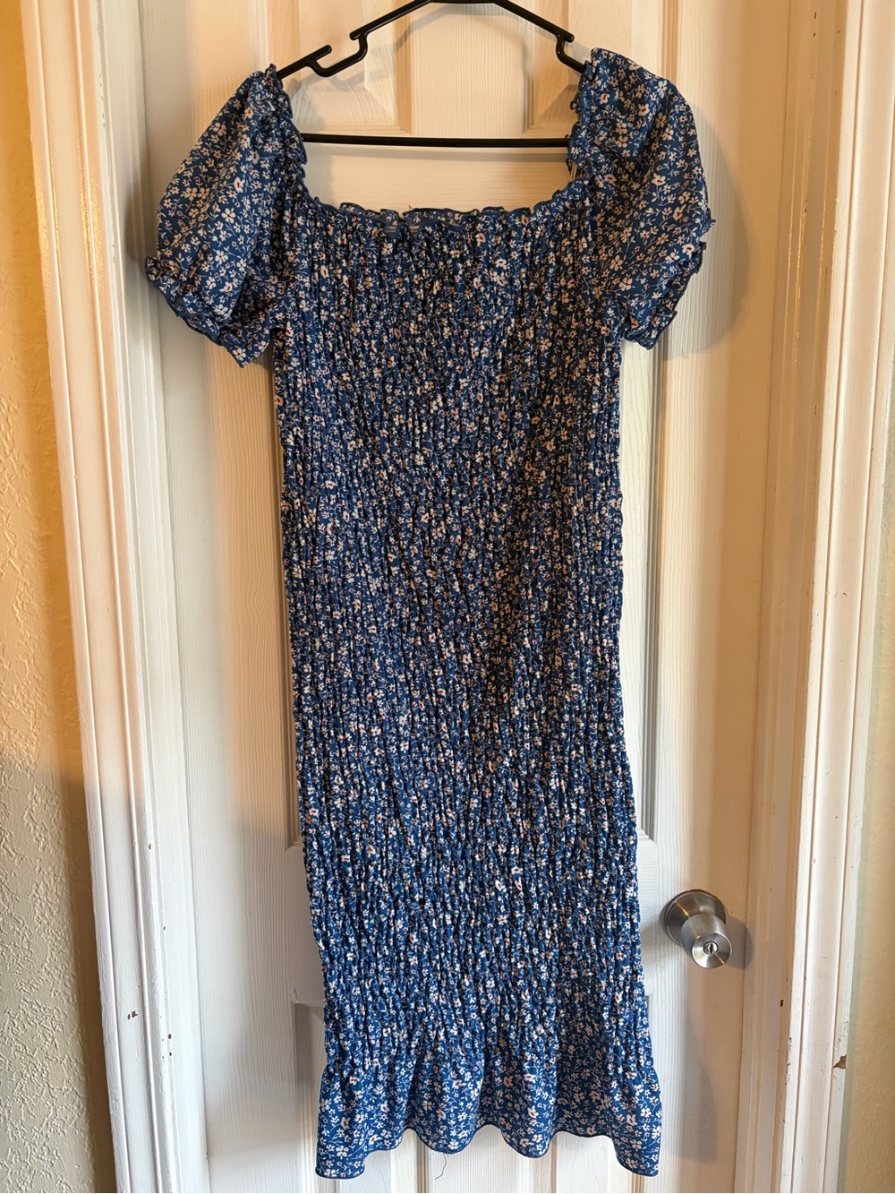 SHEIN Blue Floral Smocked Puff Sleeve Midi Dress